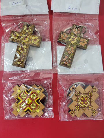 Medalia for Keys with Wood Cross